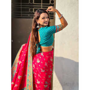 ชุดราตรีผ้าไหมใยสังเคราะห์แบบดั้งเดิมสีชมพู - Product Image 3