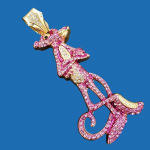 จี้พิงค์แพนเธอร์แบบ Iced Out สไตล์ฮิปฮอป เงินแท้ 925 ชุบทอง ประดับโมอิสซาไนต์สั่งทำพิเศษ ผ่านการทดสอบเพชร - Product Image 2