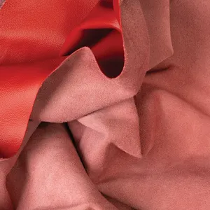 Cuir véritable de qualité supérieure à grain rouge, idéal pour la création de sacs à main, de chaussures et de portefeuilles exquis avec des designs de fabrication haut de gamme. - Product Image 6