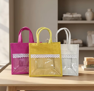 กระเป๋าหิ้วผ้ากระสอบทันสมัย ขนาด 16x14x5 นิ้ว แบบเปิดด้านหน้า ดีไซน์สีเหลืองขาว แต่งลูกไม้ พร้อมช่องใส่ของด้านหน้าแบบใส - Product Image 3