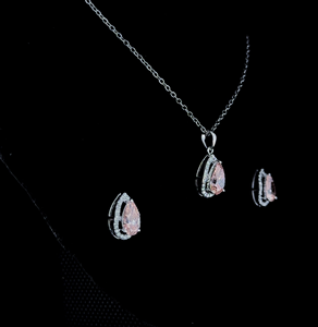 Elegante Juego de Joyería Fina con Colgante de Halo de Diamantes Rosa Intenso en Forma de Pera para Ella - Product Image 4