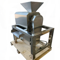 Kleine pulpmachine voor fruit, mangosapverwerking, pulp machine, mango verwerkingsapparatuur/mango ontpit- en klopmachine