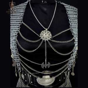Vestido de armadura de malla plateada con eslabones de acero y diseño antiguo para disfraz medieval - Product Image 2