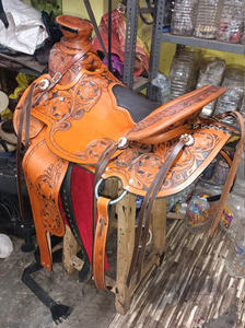 Silla de montar a caballo occidental portátil de color personalizado para carreras de barril de doma y cuerdas hechas de cuero de alta calidad - Product Image 4