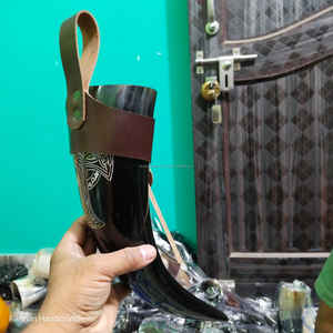 Corne de boeuf Viking sculptée à la main de taille moyenne avec support en cuir, sans danger pour les aliments et étanche, à prix avantageux - Product Image 3