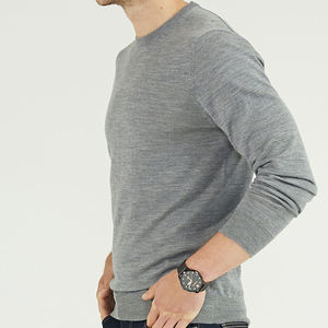 Pull en laine 100% pour homme, fabriqué sur mesure par un fabricant de haute qualité, col rond, tricoté, vêtement en maille pour homme - Product Image 2