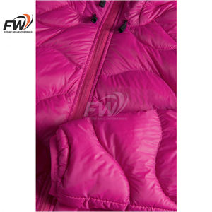 Chaqueta Acolchada de Alta Calidad al por Mayor con Logotipo Personalizado, Chaqueta de Invierno Acolchada de Nailon Transpirable para Mujer - Product Image 5