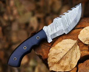 Cuchillo de caza hecho a mano en acero de Damasco con mango de cuerno negro y funda de cuero, OEM/ODM disponible. - Product Image 2