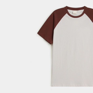 T-shirt da uomo leggera dal <span class=keywords><strong>design</strong></span> premium, con modello <span class=keywords><strong>basic</strong></span>, vestibilità comoda e materiale morbido, ideale per outfit quotidiani in qualsiasi stagione. - Product Image 3