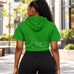 Sudadera Corta con Capucha Verde de la Hermandad Cosh International Sorority, de Algodón Teñido Liso, Transpirable, con Logotipo Frontal - Product Image 5