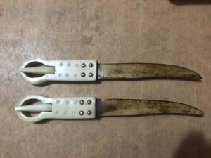 Juego de cuchillos personalizados de hueso de camello de alta calidad, ecológicos, con mango tallado a mano de estilo rústico, color natural, diseño de ángel. - Product Image 2