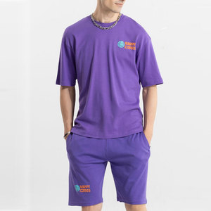 เสื้อยืดและกางเกงขาสั้นชุดเซ็ตผ้าฝ้าย 100% สกรีนโลโก้ตามสั่ง ขายดี สำหรับผู้ชาย สไตล์สตรีทแวร์ โอเวอร์ไซส์ ชุดสองชิ้น แขนสั้นลำลองสำหรับฤดูร้อน - Product Image 1