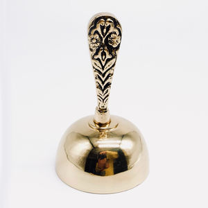 Cloche à main en laiton de haute qualité pour Noël cloche à poignée en relief en laiton antique utilisée pour le Service d'appel de bureau de bureau - Product Image 1