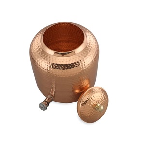 Dispensador de Agua Artesanal Ecológico de Cobre Puro Martillado de Gran Capacidad con Soporte y Grifo de Latón - Product Image 4