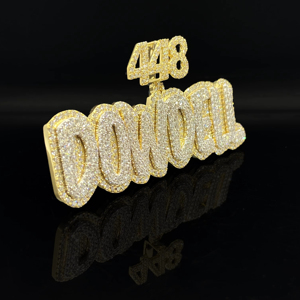 Collier pendentif Hip Hop personnalisé en alliage plaqué or avec diamants glacés, style Billionaire - Product Image 1