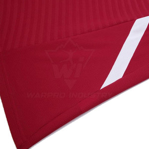 Tenue de football professionnelle en tissu polyester léger, conçue pour les entraînements et les matchs officiels - Product Image 4