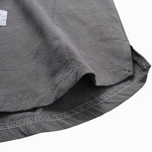 T-shirt homme avec logo brodé personnalisé, t-shirt surdimensionné personnalisé en coton, impression sérigraphique, t-shirts graphiques pour homme - Product Image 5