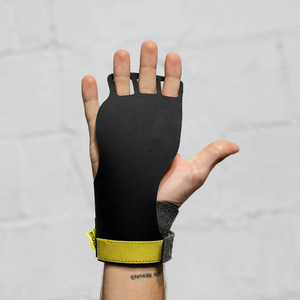 Unisex Leather Hand Grip for Weightlifting Gym Padded Palm Grips for Pull Ups Rows Fitness <b>Training</b> session Gear Supplier - Product Image 1