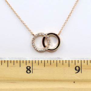 Collier en or rose 10K avec diamant de laboratoire 0,15 carat, cercle simple pavé, cercles entrelacés, pour elle, élégant, géométrique, double cercle - Product Image 5