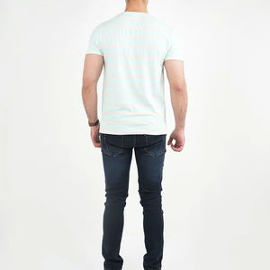 T-shirt pour homme fiable, fabriqué avec un tissu de haute qualité, offrant une coupe confortable, un matériau doux et un style décontracté. - Product Image 5