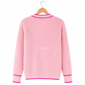 เสื้อคาร์ดิแกนถักสีชมพูคอวี แขนยาว แบรนด์ Cosh International แต่งขอบตัดสี กระดุมหน้า มีกระเป๋า ทรงปกติ - Product Image 3