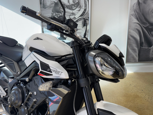 Los Mejores Distribuidores de la Motocicleta Deportiva Triumph Street Triple 765 R 2025 en Venta - Product Image 3
