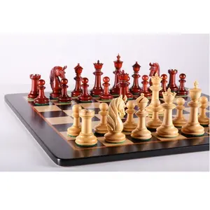 现代游戏经典木制象棋套装一类木制手工折叠象棋套装，带磁性件和10x 10英寸