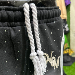 Shorts décontractés pour hommes en polyester 100 % personnalisés, effet délavé vintage, avec logo personnalisé en strass, épais, écologiques et respirants - Product Image 3