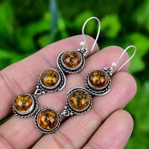 Boucles d'oreilles clous en ambre naturel de la Baltique, argent sterling 925, bijoux faits à la main, cadeau pour femme, design élégant et tendance - Product Image 4