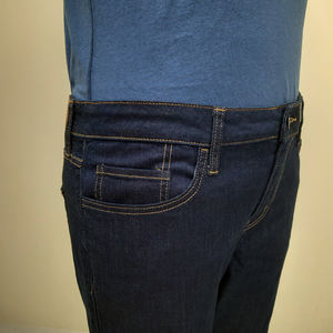 T-shirt basique uni pour homme, tissu en coton de qualité supérieure, coupe confortable, design classique à col rond, adapté pour la salle de sport, les entraînements, les sorties décontractées - Product Image 3