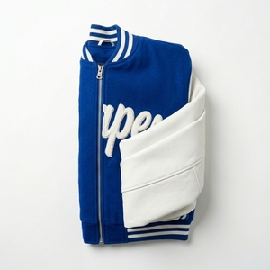 Blouson Bomber Homme Bleu Royal et Blanc en Cuir avec Manches en Coton Mélangé, Col et Poignets en Tricot Côtelé, Logo Brodé, Style Décontracté Streetwear - Product Image 3