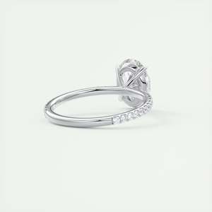 Anillo de compromiso Harper con diamante cultivado en laboratorio de corte ovalado de 2.25 quilates y engaste francés en oro blanco de 14K. - Product Image 5