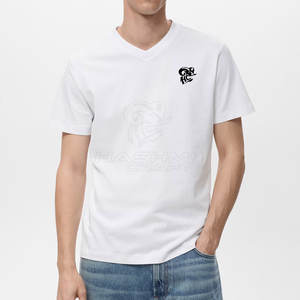 Camiseta de Hombre de Alta Calidad, Estilo Urbano Informal, Cuello en V, Algodón Suave, Cómoda, Manga Corta, Perfecta para el Estilo Diario - Product Image 1