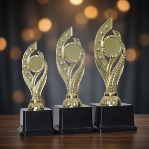 Trofeo Premium Estrella de Oro con Diseño de Hoja de Laurel y Base Negra, Trofeo Decorativo de Reconocimiento para Eventos y Competiciones - Product Image 2
