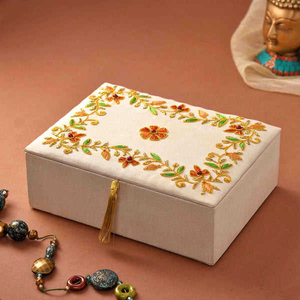 Caja de Almacenamiento de Lujo con Bordado de Cuentas y Diseño de Concha, Exquisita Caja Decorativa para Joyas, con Borlas de Terciopelo Rosa, Regalo Ideal para Fiestas - Product Image 2