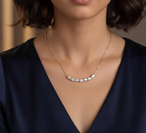 Collier pendentif en or 10 carats pour femme, diamant taille brillant rond, serti griffe, chaîne serpent, classique pour le quotidien - Product Image 5