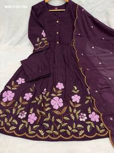 Kurti-Colletas Pantalón-Dupatta de Algodón Puro con Bordado Multihilo y Trabajo de Lúp, de Aspecto Elegante, para Mujer - Product Image 5
