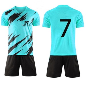 Vêtements de sport confortables pour hommes, uniforme de football 100% polyester, uniforme de football sur mesure pour hommes - Product Image 3