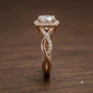 Anillo de compromiso de media eternidad con diamante cultivado en laboratorio de 1.30 quilates, claridad VS1, color E, certificado IGI, banda retorcida de oro blanco de 14K con halo. - Product Image 4