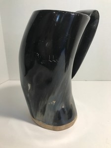 Tasse en corne de buffle naturelle, tasse à boire viking faite à la main, verre à bière en corne, vaisselle rustique, design personnalisé pour les acheteurs en gros - Product Image 4