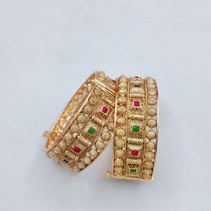 Juego de Brazaletes Abribles de Aleación Chapada en Oro con Perlas y Diamantes - Regalo Religioso para Fiestas - Product Image 1