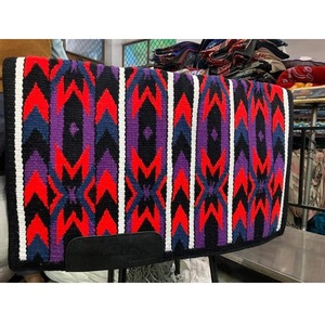 Manta de montar western negra, roja y morada con patrón Navajo, tejida a mano, de lana, contorneada, para equitación, accesorios de equitación - Product Image 1