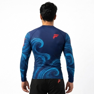 Camiseta deportiva versátil diseñada para entrenamiento, actividades al aire libre y deportes activos, con comodidad duradera para las sesiones de entrenamiento. - Product Image 5