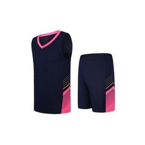 Conjunto de uniforme de baloncesto sublimado Reversible con estampado de logotipo de diseño personalizado de alta calidad para adultos 100% pantalones cortos de poliéster cálidos - Product Image 1