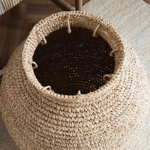 Jarrón de mesa de cerámica hecho a mano Karlo-Botella decorativa para decoración del hogar - Product Image 4