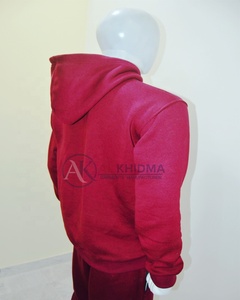 เสื้อฮู้ดผ้าฝ้ายฟลีซแบบเรียบ น้ำหนักเบา ทรงปกติ สำหรับฤดูหนาว เสื้อสเวตเชิ้ตผู้ชายแบบไม่มีลาย รับผลิตแบบ OEM ODM และรับผลิตเสื้อผ้าภายใต้แบรนด์ของลูกค้า - Product Image 2