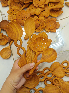 Cuchara de Cocina de Madera Hecha a Mano de Primera Calidad, Utensilio de Cocina Grabado Personalizado, Madera de Teca, Fabricante Vietnamita con Marca Privada OEM - Product Image 6