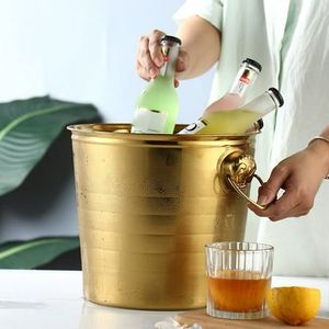 Seau à glace artisanal en métal, refroidisseur de boissons fait main avec couvercle et poignées, pour l'hôtellerie de luxe et les événements à domicile - Product Image 1