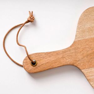 Planche à découper en bois d'acacia |   Planche à découper et à servir en bois naturel |   Accessoires de cuisine écologiques - Product Image 5