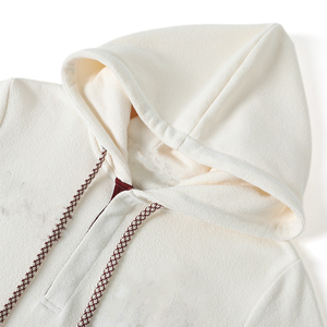 Sudadera con Capucha Abotonada Unisex Delta Neutral Qtr al por Mayor, Estilo Universitario Ligero con Logotipo Griego y Escudo de Chenilla para Fraternidad - Product Image 5